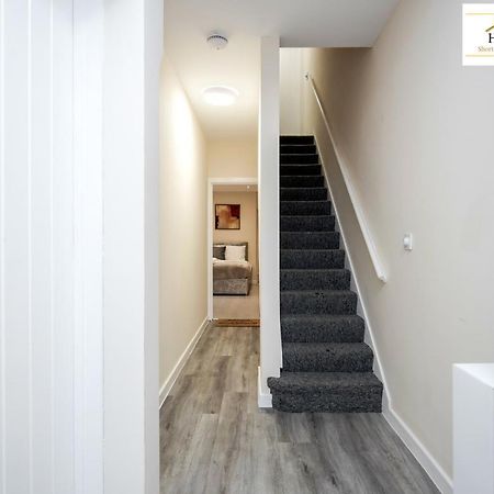 Bedford Hospital Victoria Apartments A And B By Homely Spaces Short Lets & Serviced Accommodation Kültér fotó