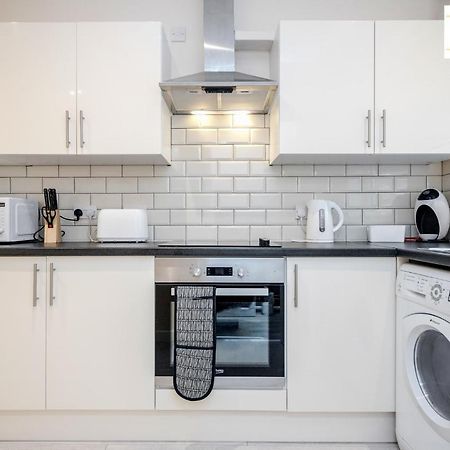 Bedford Hospital Victoria Apartments A And B By Homely Spaces Short Lets & Serviced Accommodation Kültér fotó