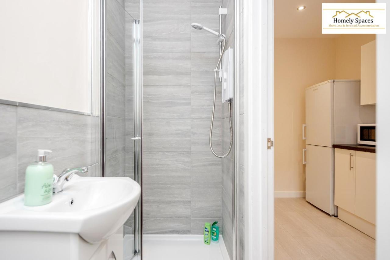 Bedford Hospital Victoria Apartments A And B By Homely Spaces Short Lets & Serviced Accommodation Kültér fotó